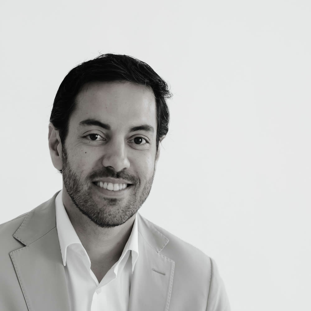 Dr. Rafael Calixto em retrato de estúdio
